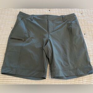 Athleta Green Bermuda Shorts, Size 14, EUC